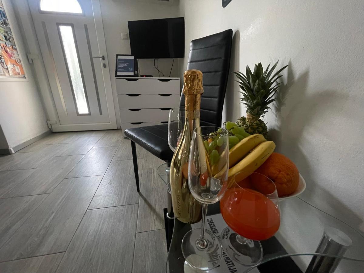 Apartment Matijas, 3 Bedroom Apt With Terrace And Parking Split Eksteriør bilde